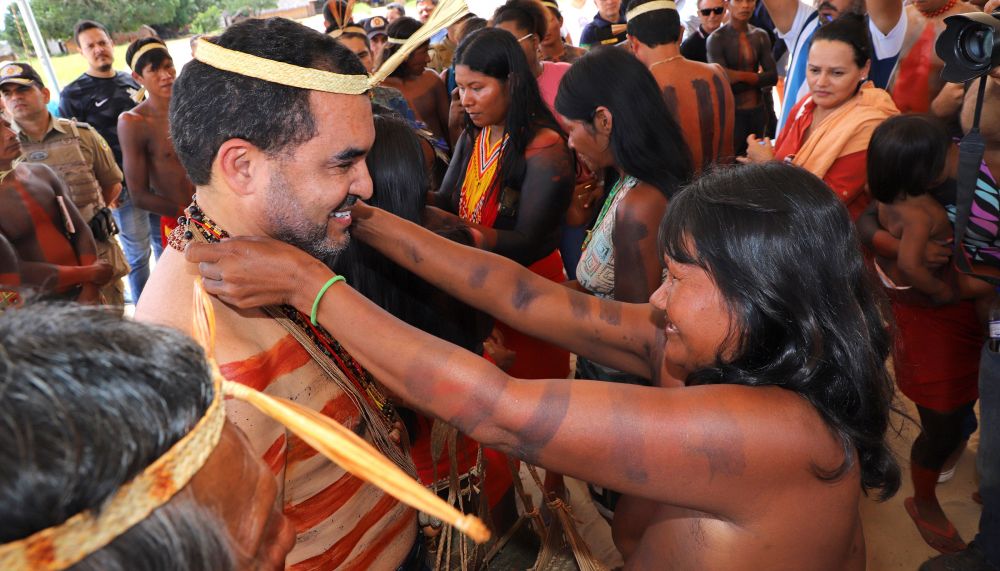 Comunidade Krahô recepciona Governador e demais autoridades durante lançamento do Tô na Net, que leva internet gratuita a comunidades indígenas do Tocantins – Foto: Antonio Gonçalves/Governo do Tocantins