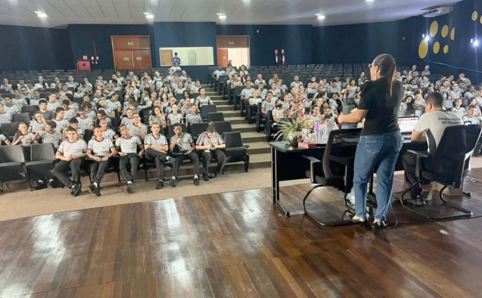 Hemocentro em Palmas desenvolve projeto de sensibilização de estudantes da rede pública e privada sobre a doação de sangue