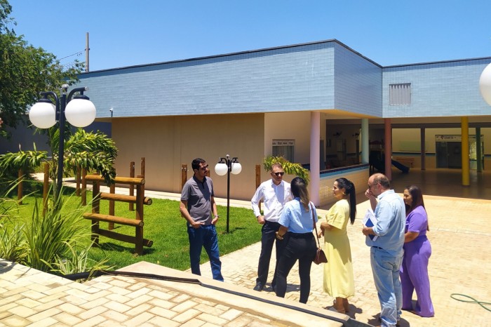 Secretário da Educação visita obras de novos Cmeis e reformas de escolas em Palmas