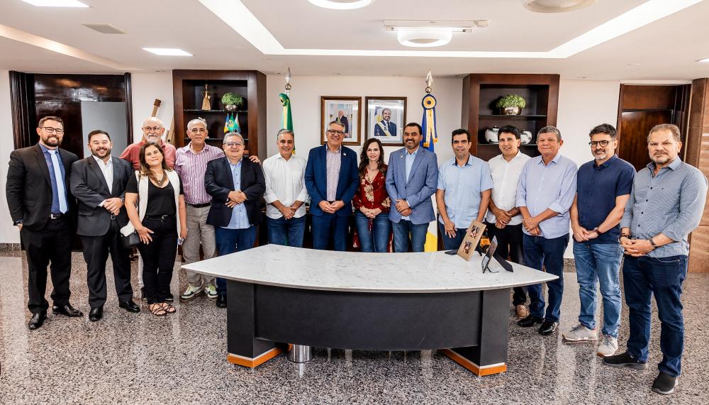 Governador Wanderlei Barbosa recebe ministro Alexandre Padilha que assegura liberação de obras na TO-010