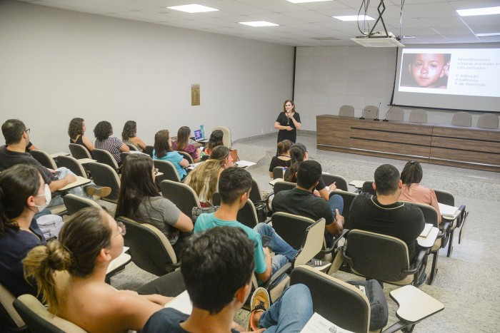 Médicos de Palmas são atualizados sobre manejo de doenças imunopreveníveis