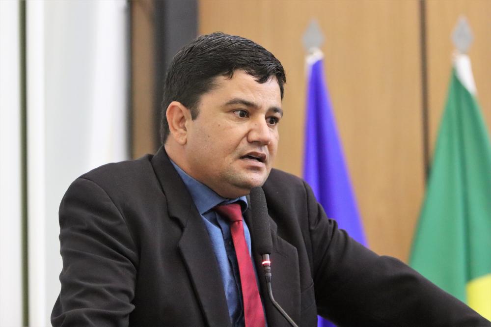 Vereador Rogério Freitas solicita reforma em praça da capital 