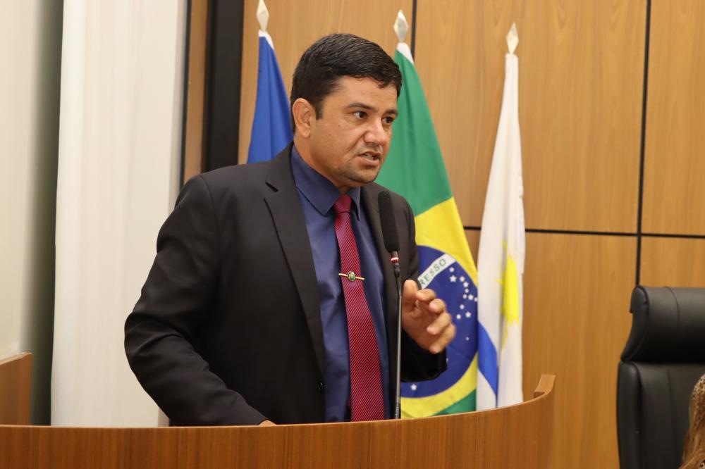 Vereador Rogério Freitas denuncia irregularidades e desafios na educação de Palmas durante abertura do Ano Legislativo de 2024