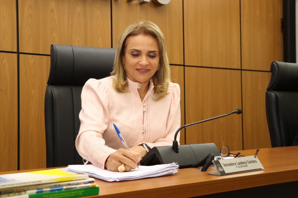 Laudecy Coimbra requer reforma dos banheiros da Feira do Bosque e sua adequação para pessoas com deficiência