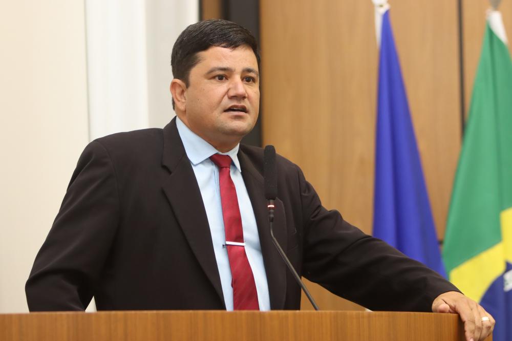 Rogério Freitas requer reforma e manutenção de praça na Quadra 1005 Sul