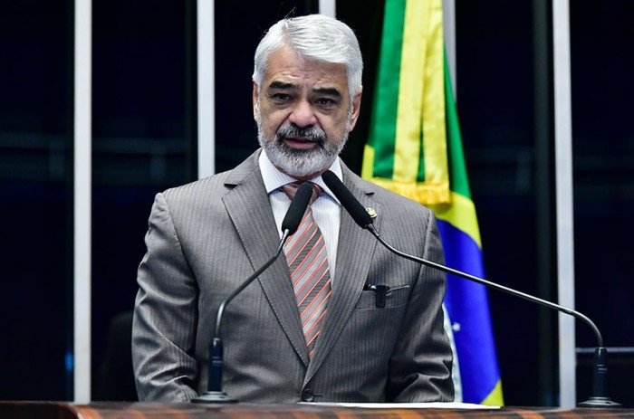 Humberto Costa critica campanha do Google contra o PL das Fake News