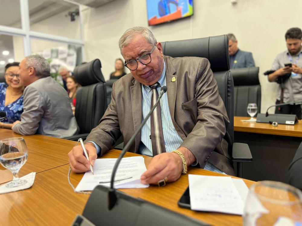 Instalação de placas de identificação e endereços das ruas e avenidas dos setores Recanto das Araras I e II são solicitadas pelo vereador Jucelino