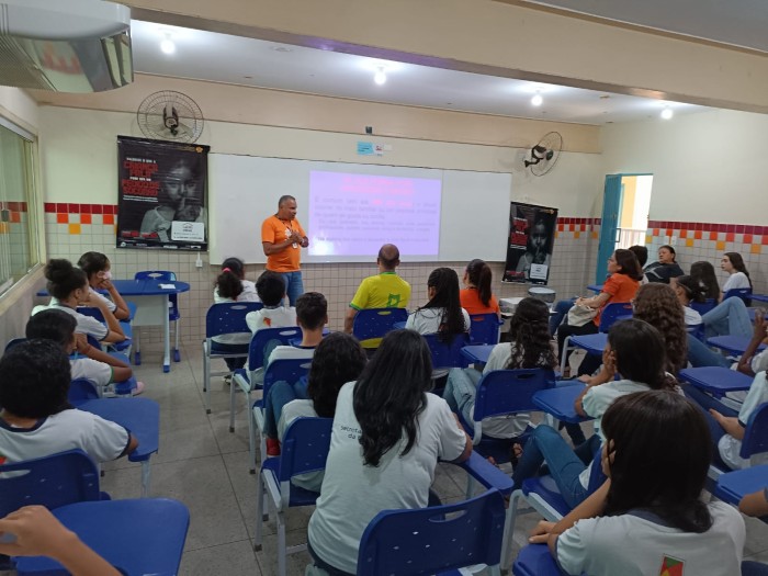 Palestras em unidades escolares abordam combate ao abuso e exploração sexual de crianças e adolescentes