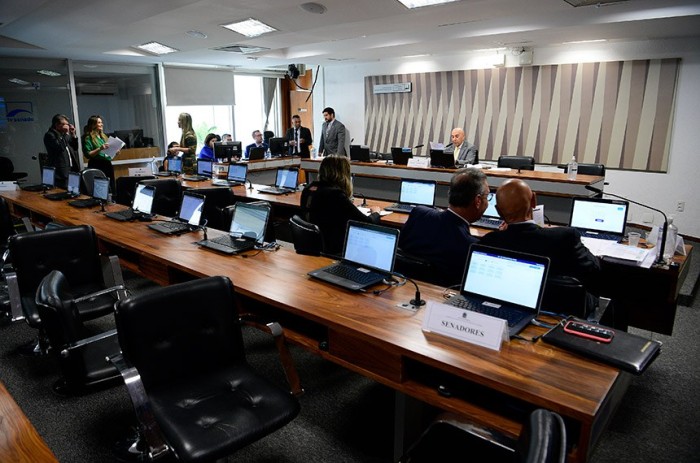 CI aprova regulamentação de praticagem no tráfego aquaviário