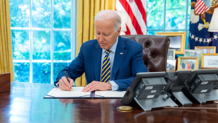 Biden desiste de candidatura à reeleição para a presidência dos EUA