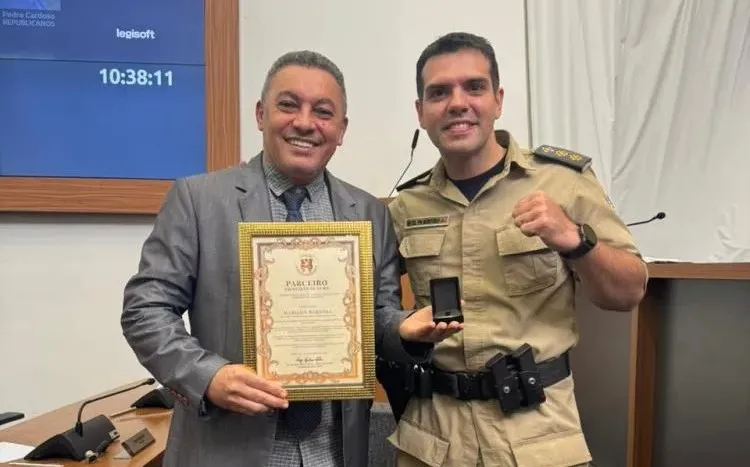 Vereador Marilon Barbosa recebe reconhecimento do 1º Batalhão da PM por parceria com a instituição