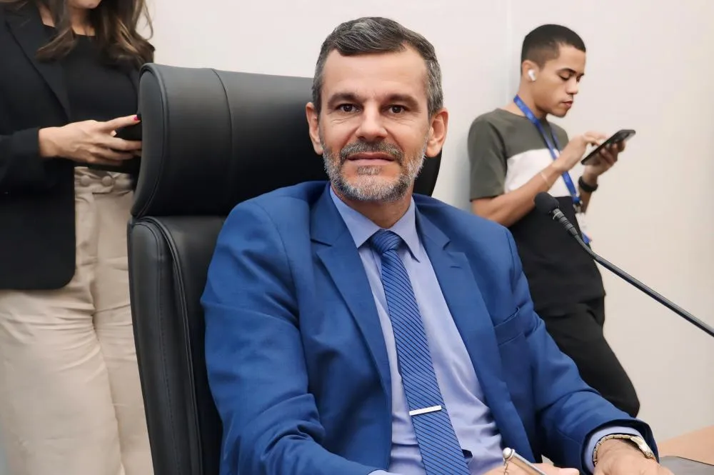 Vereador Mauro Lacerda comemora a aprovação na Casa de Leis do PL que institui o Dia do Pescador em Palmas.