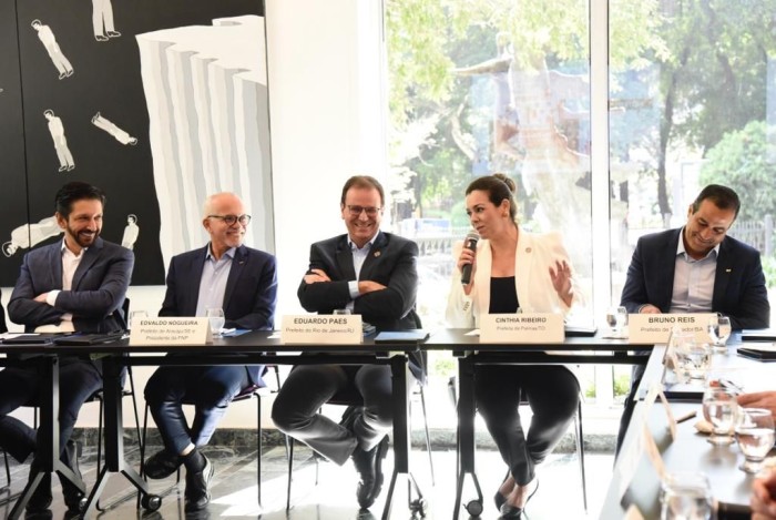 Cinthia participa de reunião sobre transporte público no Rio de Janeiro e se reúne com diretoria do BNDES