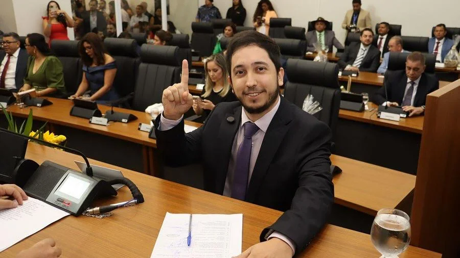 Vereador Thiago Borges denuncia situação precária do Cemitério Municipal Jardim da Paz