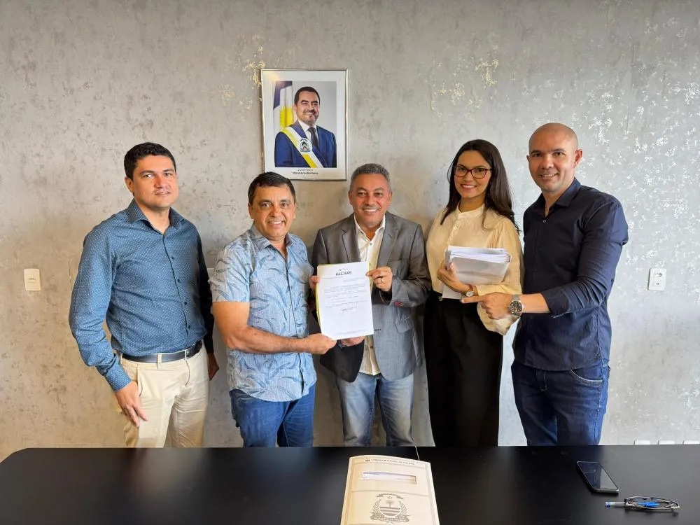 Marilon Barbosa assina portaria que concede progressões aos servidores da Câmara