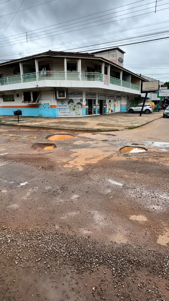 O Vereador Thiago Borges reforça pedido de reparos em asfalto