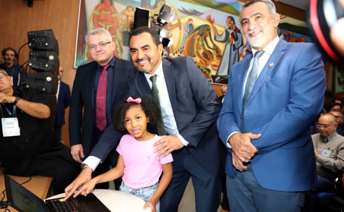 Governador Wanderlei Barbosa firma compromisso em prol do desenvolvimento e proteção das crianças tocantinenses