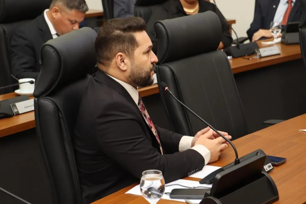 Vereador Rubens Uchôa apresenta projetos e requerimentos em sua primeira sessão na Câmara Municipal de Palmas