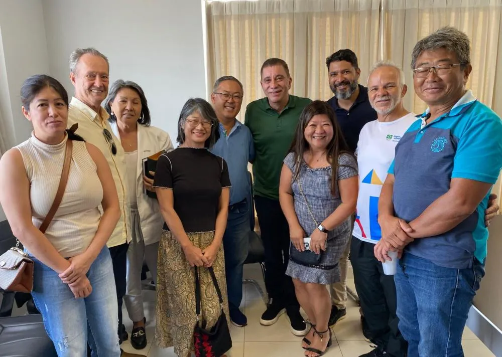 Vereador Carlos Amastha recebe visita da Associação de Japoneses de Palmas para discutir projeto educativo