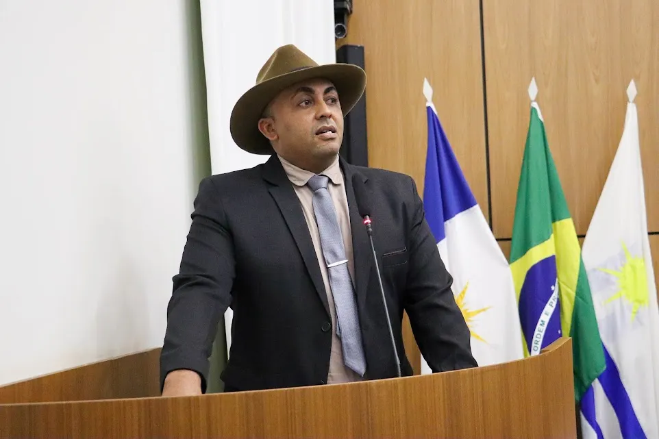 Dian Carlos assume liderança de bloco com Republicanos, PL e Solidariedade