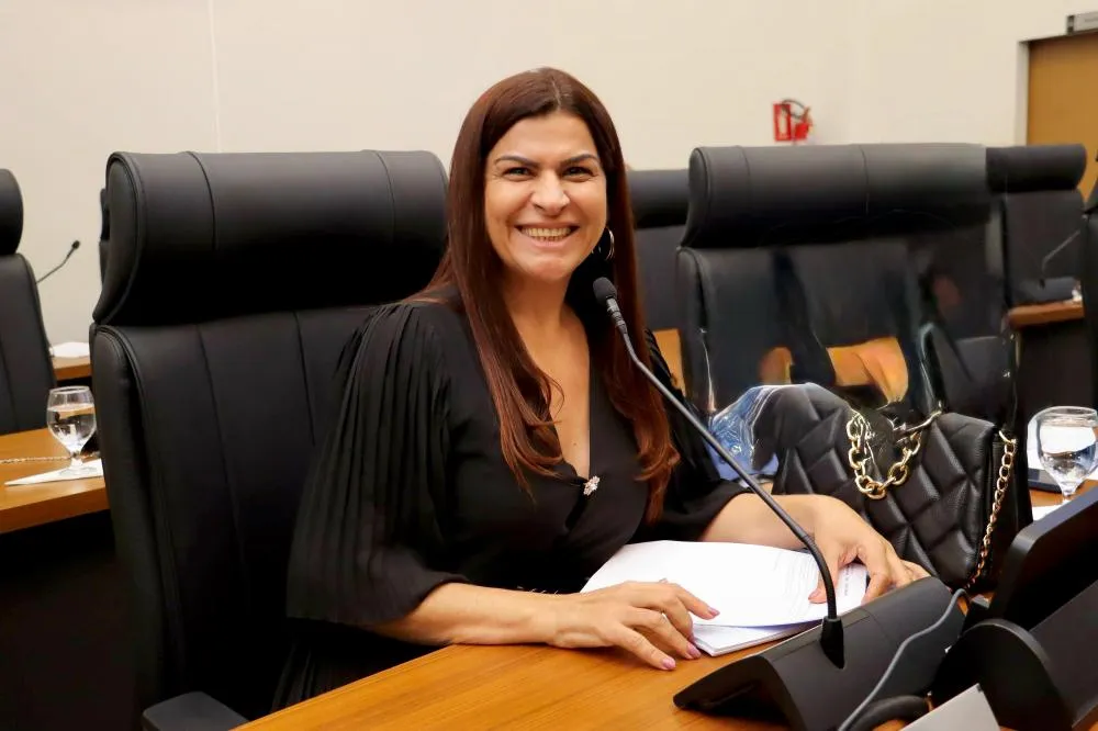 Projeto de Karina Café visa distribuição gratuita de absorventes nas escolas públicas municipais de Palmas