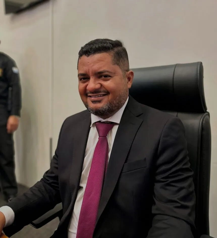 Vereador Balaio solicita instalação de faixas de pedestres e lombadas em vias do Flamboyant I e II