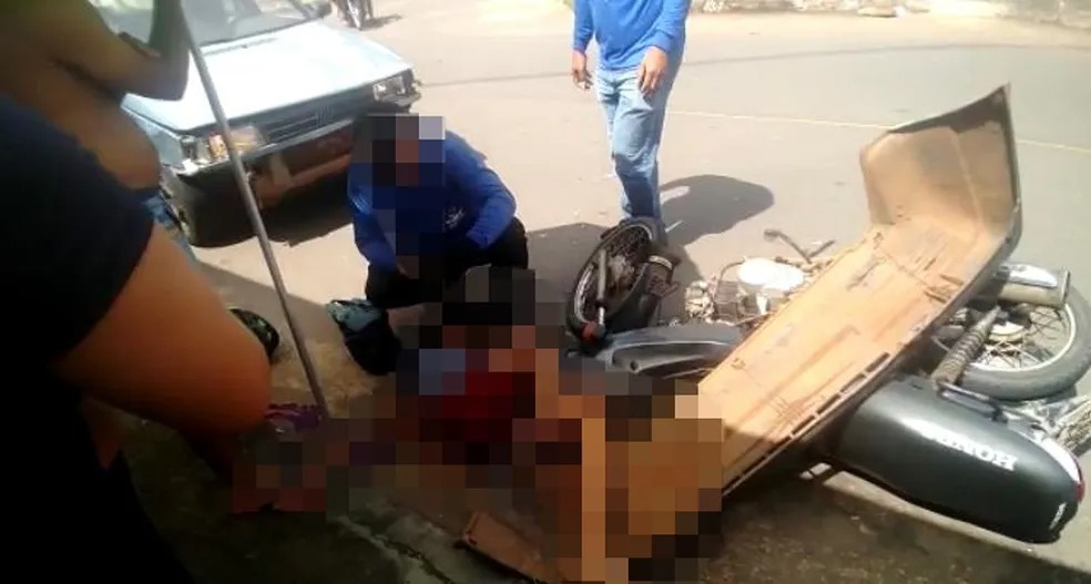 Motorista com sinais de embriaguez atinge moto e deixa criança de 11 anos e jovem feridos