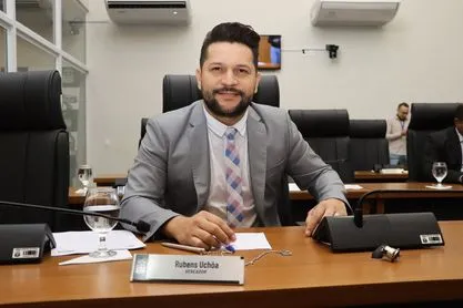 Vereador Rubens Uchoa solicita pintura das estruturas da Avenida Palmas Brasil Sul