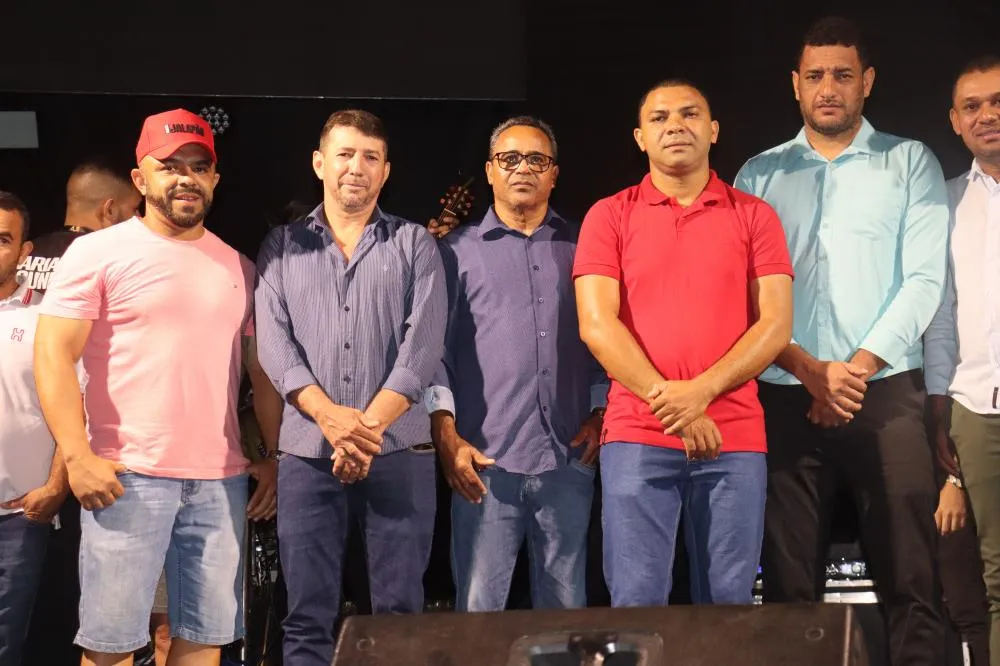 Vereadores acompanham e prestigiam programação da temporada de praia da Praia do Tamburi 2025