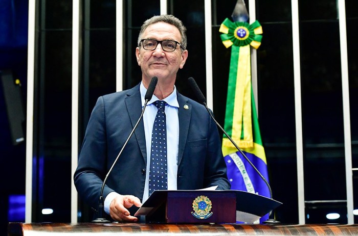 Lucas Barreto defende licença para prospecção de petróleo e gás no Amapá