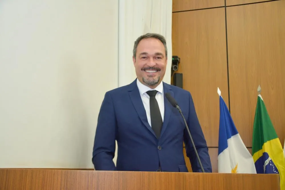 Hernany Júnior solicita limpeza geral para o Setor Janaina