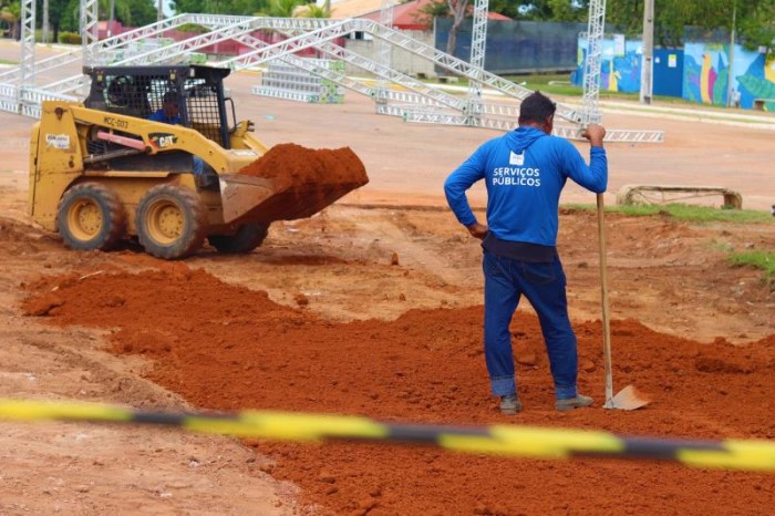 Praia da Graciosa recebe manutenção antes do aniversário da Capital