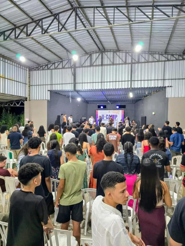 Vereador Juarez Rigol apoia retiro de jovens da Igreja Assembléia de Deus com foco em temas relevantes