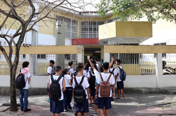 Quatro comissões debaterão paz nas escolas