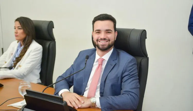 Câmara aprova requerimento de Marcos Júnior para conclusão do asfalto no Aureny IV