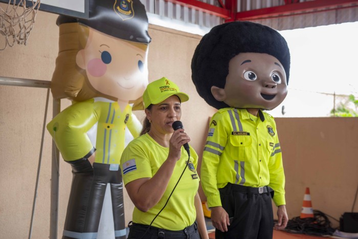 Campanha Maio Amarelo chega à comunidade de Buritirana com tema 'No trânsito, escolha a vida'