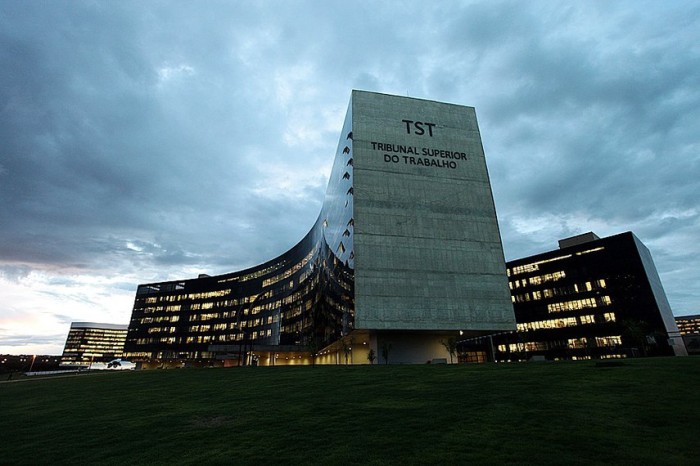 Lei cria 270 cargos efetivos e 54 em comissão no TST