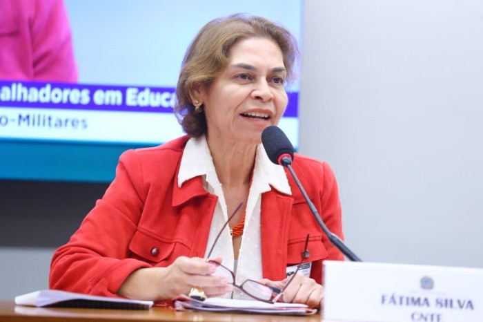 Representantes dos trabalhadores da educação defendem fim do programa cívico-militar nas escolas