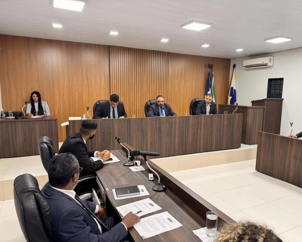 Vereadores julgam contas do ex-prefeito Kleber Rodrigues referentes aos exercícios de 2020, 2021 e 2022