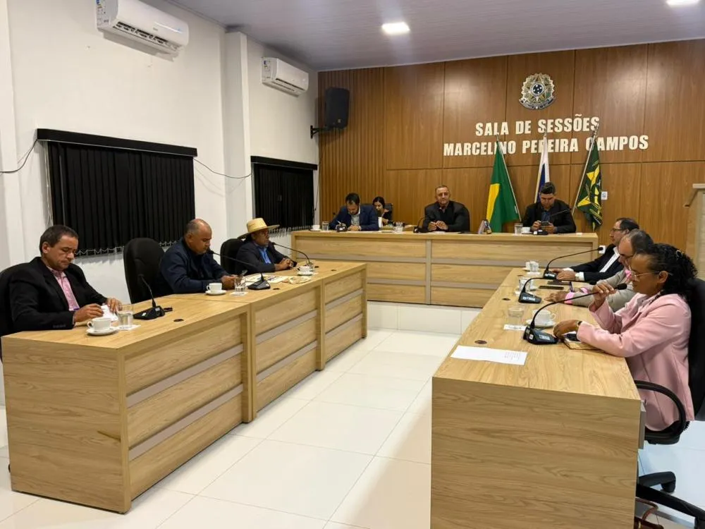 Câmara de Santa Tereza do Tocantins realiza sessão com criação de comissões, aprovação de requerimentos e debate sobre transporte universitário