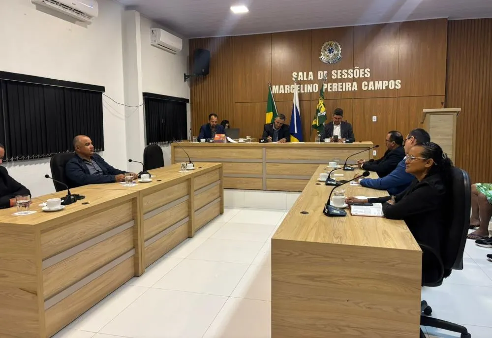 Sessão ordinária da Câmara de Santa Tereza aprova matérias de interesse público e amplia debate com a comunidade