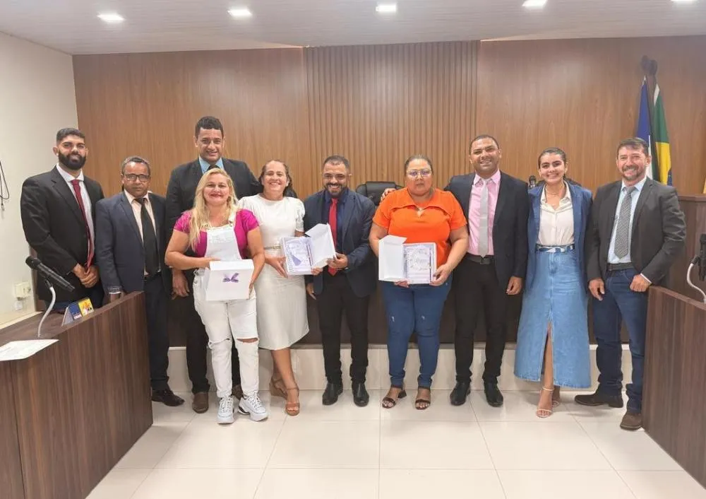 Câmara Municipal de Ponte Alta do Tocantins entrega moção de aplausos a servidoras efetivas do Legislativo