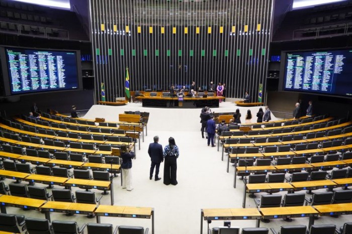Câmara analisa moções de repúdio à Federação Espanhola de Futebol em razão de atos racistas contra Vini Jr; acompanhe