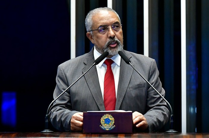 Terceirização da atividade-fim é instrumento ao trabalho escravo, diz Paim