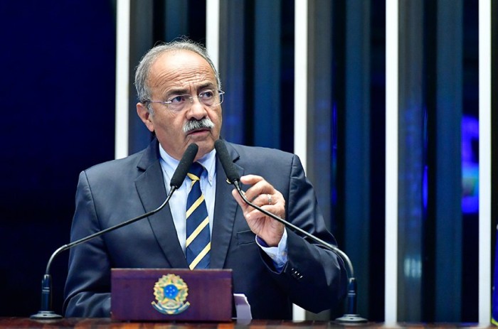 Chico Rodrigues destaca projeto que permite deduzir doações à pesquisa do IR