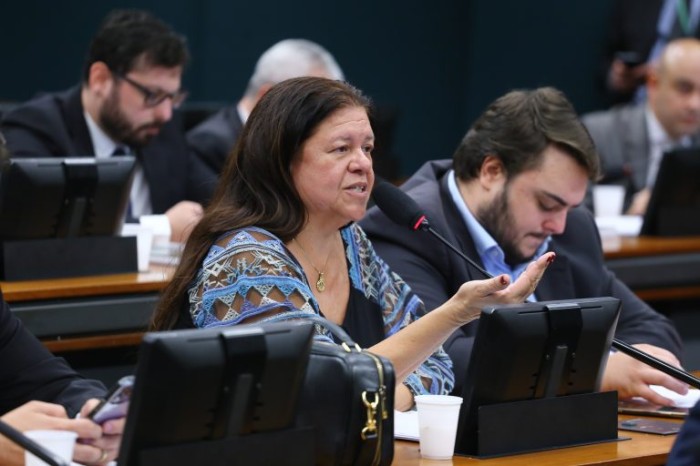 Comissão aprova projeto que prevê assistência em saúde mental ao homem para prevenir a violência contra mulher