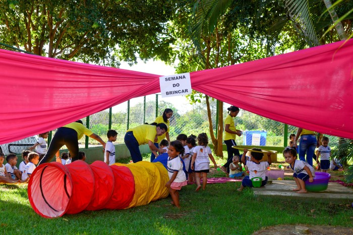 Educação infantil leva brincadeiras e alegria para praças e parques da Capital