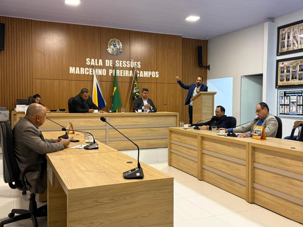 Câmara de Santa Tereza debate projetos, fiscalização e demandas da população em três sessões