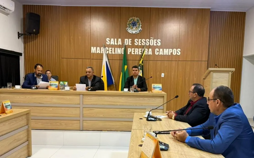 Câmara de Santa Tereza realiza sessão com pautas voltadas à educação e ao esporte