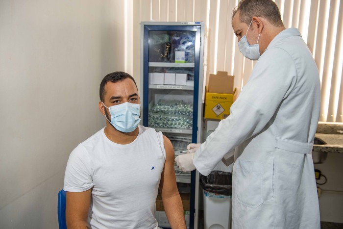 Saúde divulga cronograma de vacinação da próxima semana contra covid-19 e influenza